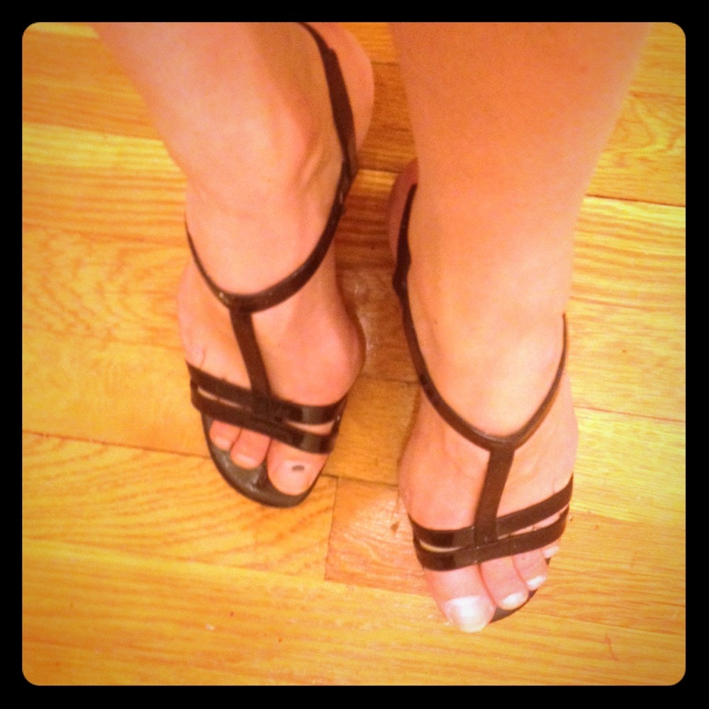 Extremely well-worn heels, women's used shoes 8.5